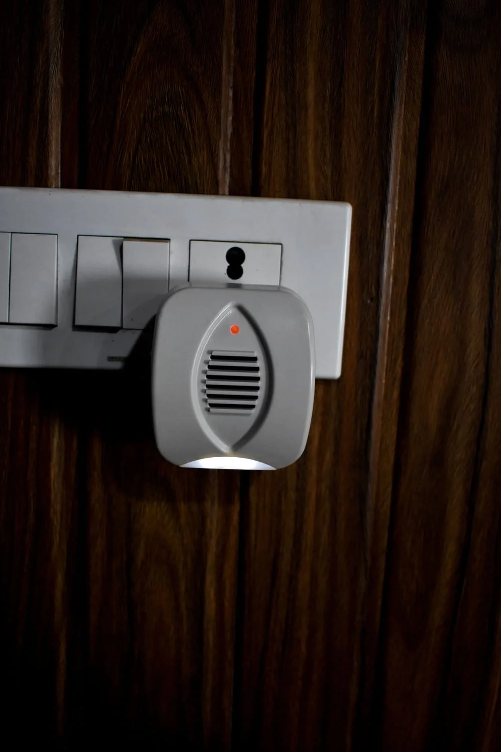 Ultrasonic Pest Repeller NGPC-6002L - Image 3