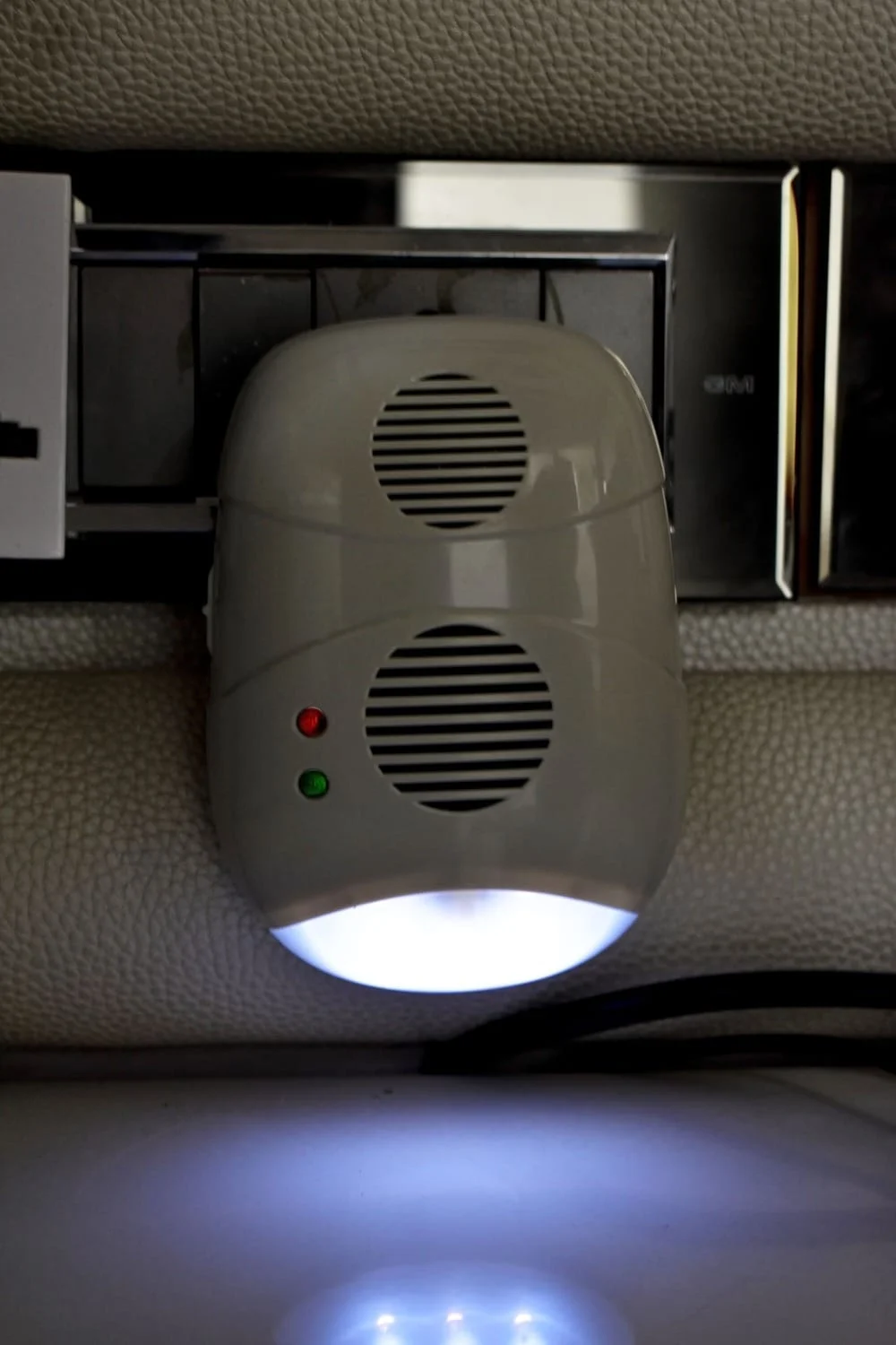 Ultrasonic Pest Repeller Machine NGPC-6004L - Image 3